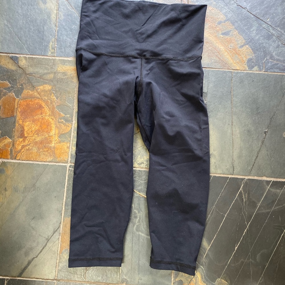 Ocean Lily Maternity Crop Leggings